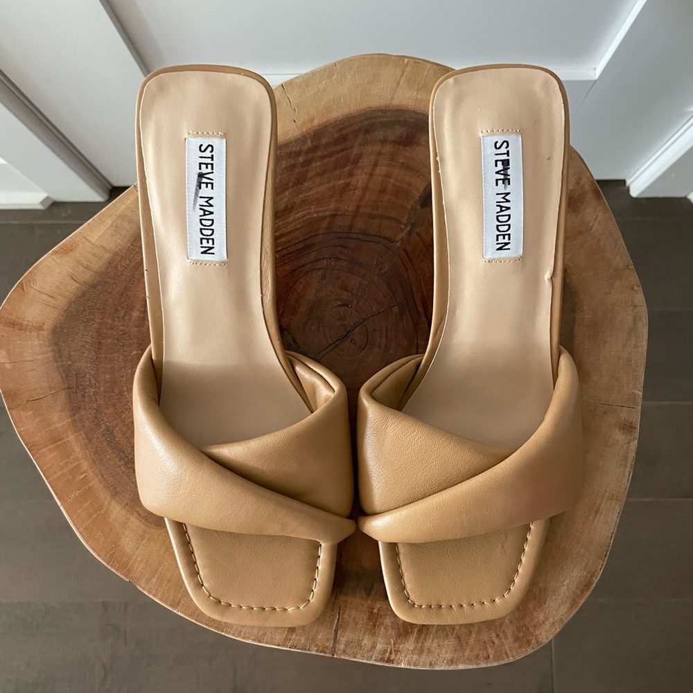 STEVE MADDEN THAI TAN LEATHER